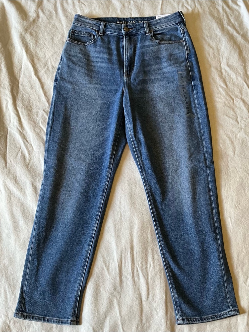 NWT American Eagle Outfitters Women’s High-Rise Medium Vintage Wash